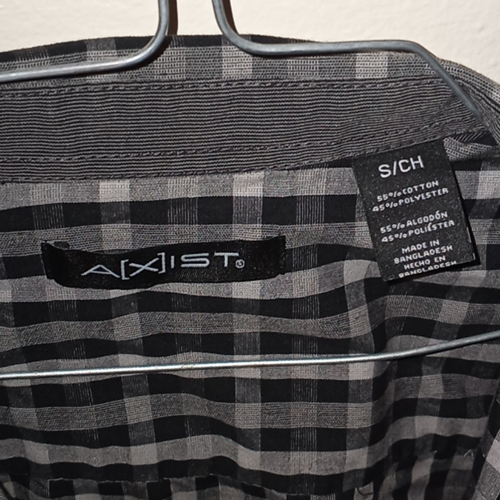 Button down - Picture 2 of 2